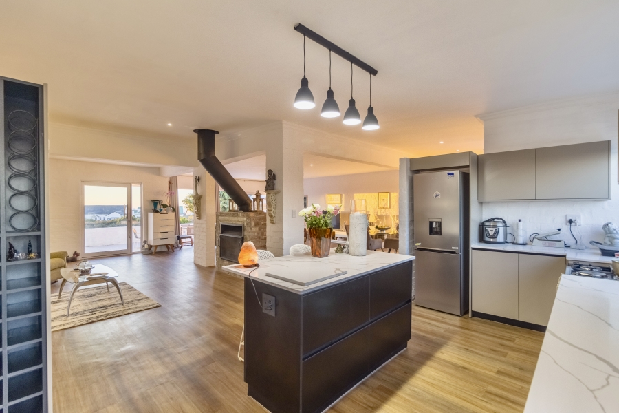 5 Bedroom Property for Sale in Grotto Bay Western Cape